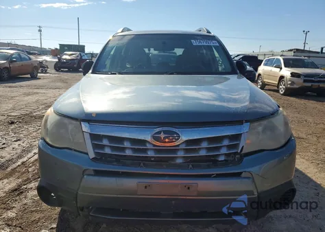 2013 Subaru Forester 2.5X Premium z USA, uszkodzony, nr VIN JF2SHACC3DH434449